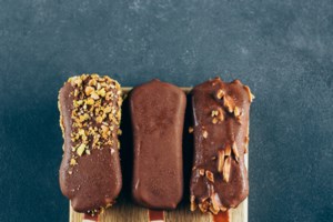 Συνταγή για το πιο τέλειο σπιτικό παγωτό σάντουιτς με 3 μόνο υλικά - Ετοιμο σε πέντε λεπτά