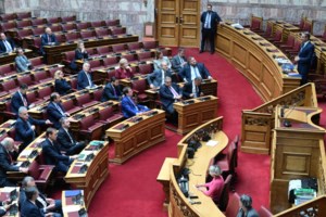 Αλέξης Χαρίτσης στον Κυρ. Μητσοτάκη: Έχετε κάνει τους θεσμούς κουρελόχαρτο