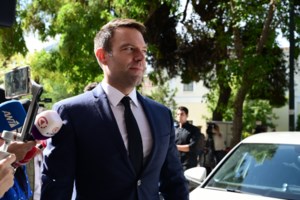 Κασσελάκης: Σχεδιάζουν το συνέδριο σε κέντρο νυχτερινής διασκέδασης που είναι κλειστό για τέσσερα χρόνια