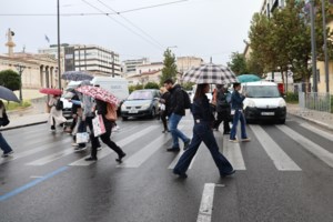 Τα καπρίτσια του καιρού: Μπόρα στην Αττική - Βροχές και πτώση της θερμοκρασίας τις επόμενες μέρες [χάρτες] - εικόνα 2