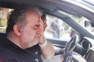 Η φωτογραφία της Άννας Σταθάκη με τον Δημήτρη Σταρόβα από το νοσοκομείο: "Ευχαριστώ τον Θεό - Προσευχόμαστε για τη νίκη" - εικόνα 2