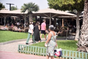 Κορονοϊός: Ανησυχία για τη Θεσσαλονίκη με 341 νέα κρούσματα, 369 στην Αττική - Στο "κόκκινο" η Λάρισα και η Βόρεια Ελλάδα