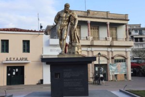 Θρίλερ στο Αργος: Πατέρας και γιος βρέθηκαν νεκροί σε κοντέινερ - Τι ερευνούν οι Αρχές [βίντεο] - εικόνα 2