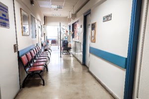 Ιπποκράτειο: Ο γιατρός ήθελε 5.000 ευρώ αλλά δέχθηκε να πάρει μόνο... 3.000 - Και ο προκάτοχός του έπαιρνε "φακελάκι"