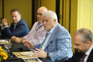 Forbes: Αυτές είναι οι 30 πιο πολύτιμες ποδοσφαιρικές ομάδες στον κόσμο - Δύο club ξεπέρασαν τα 6 δις