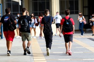Πανελλήνιες 2022: Πρεμιέρα σήμερα με Νέα Ελληνικά για τα ΕΠΑΛ - εικόνα 2