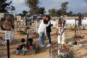 Η τραγική ιστορία του Or: Η Χαμάς εκτέλεσε τη μητέρα του και την αδερφή του - Η 67χρονη έβγαλε τη γλώσσα στους τρομοκράτες πριν δολοφονηθεί - εικόνα 5