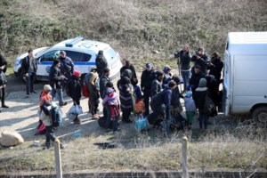 Στον Άρειο Πάγο ο Μηταράκης: Καταθέτει τα στοιχεία για τους 38 μετανάστες στον Έβρο