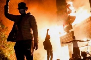 Μεγαλειώδεις πορείες διαδηλωτών στην Ουάσινγκτον και σε άλλες πόλεις των ΗΠΑ - Την Τρίτη η κηδεία του Τζορτζ Φλόιντ - εικόνα 7