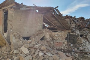 Σεισμός στη Σάμο- Μητσοτάκης: Όλη η Ελλάδα σήμερα θρηνεί - Συναντήθηκε με τους γονείς των αδικοχαμένων παιδιών [Βίντεο] - εικόνα 9