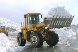 Κακοκαιρία ''Ελπίς'': Πού έχει διακοπεί η κυκλοφορία στην Αττική λόγω χιονόπτωσης - Πού χρειάζονται αλυσίδες ανά την Ελλάδα