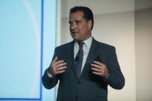 Θεοδωρικάκος: 10.000 αστυνομικοί επί ποδός και σαρωτικοί έλεγχοι - Παρέλαβε 115 περιπολικά από δωρεά