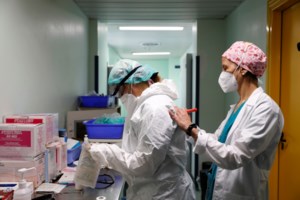 Κορονοϊός: Ένα βήμα πριν το lockdown η Ιταλία - Σε "κόκκινη ζώνη" κινδυνεύει να μετατραπεί η Νάπολη