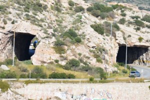 Ολοκληρώθηκαν οι εργασίες στην Αθηνών-Σουνίου - Στην κυκλοφορία δόθηκε η σήραγγα Λουμπάρδα [εικόνες] - εικόνα 3