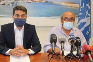 Μίκης Θεοδωράκης: Ο τελευταίος συγκινητικός αποχαιρετισμός από τον Κώστα Γαβρά και τον Βασίλη Βασιλικό [Εικόνες] - εικόνα 2