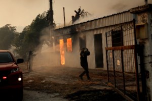 Φωτιά στο Μαλούνι Θεσπρωτίας – Σηκώθηκαν 5 εναέρια μέσα