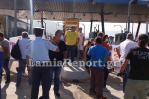 Ξέσπασμα Μηταράκη για Καμένα Βούρλα: Είναι απόβλητα τα παιδιά; Ασχημη η εικόνα για τη χώρα