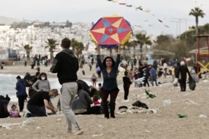 Καθαρά Δευτέρα: Οδηγίες για το ασφαλές πέταγμα χαρταετού και την αποφυγή ηλεκτροπληξίας - εικόνα 2