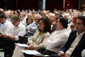 Επανακατέθεσε ο Ανδρουλάκης την επίκαιρη ερώτηση στον πρωθυπουργό για την ακρίβεια