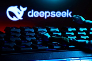 DeepSeek: Ποιος είναι ο νέος Κινέζος "αυτοκράτορας" της τεχνητής νοημοσύνης - Ο "σπασίκλας" που έγινε δισεκατομμυριούχος - εικόνα 4