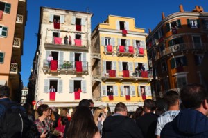 Καιρός: Πρωταπριλιά με άνοδο της θερμοκρασίας και ισχυρούς ανέμους - Σε ποιες περιοχές θα βρέξει