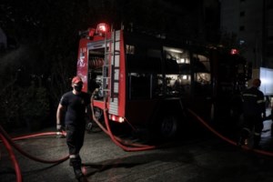 Φωκίδα: Φωτιές σε 4 σπίτια στο Μαύρο Λιθάρι - Εμπρησμός για να ερημώσει το χωριό, λένε οι κάτοικοι