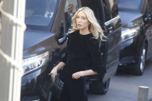 Η νέα σύντροφος του Κώστα Καραφώτη: Χορεύτρια, καλλιτέχνης και "κλώνος" της Δούκισσας Νομικού - εικόνα 10