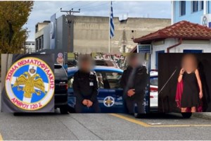 Μαρτυρία καθηγήτριας: Οι "Θεματοφύλακες" έσερναν τον διευθυντή σε 100 σκαλιά - Του φώναζαν "μην αντιστέκεσαι προδότη"