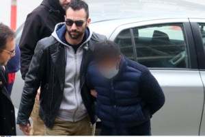 Θεσσαλονίκη: Η ανατριχιαστική στιγμή που ο 39χρονος και ο συνεργός του μεταφέρουν με μπαούλο τη Γεωργία - εικόνα 6