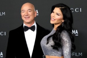 Τζεφ Μπέζος - Λόρεν Σάντσεζ: Έφθασαν στη Βενετία - Αρχίζει το  μαραθώνιο πάρτι για τον "γάμο του αιώνα" [Εικόνες] - εικόνα 7