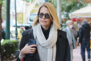 Τζένη Μπαλατσινού: Για παραδοσιακό σουβλάκι στο Παγκράτι με μεγάλη παρέα - Το ιδιαίτερο μαγαζί που επέλεξε - εικόνα 3