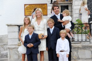 Τιμή πώλησης ρεκόρ για το αρχοντικό του Κωνσταντίνου στο Λονδίνο - Οι 13 κρεβατοκάμαρες και η... Νταϊάνα [Εικόνες] - εικόνα 2