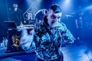 Ο ΛΕΞ στο ΟΑΚΑ στις 28 Ιουνίου - Η συναυλία που θα γράψει Ιστορία - Χιλιάδες στην αναμονή για ένα εισιτήριο - εικόνα 2