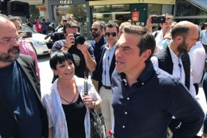 Τσίπρας σε καταστηματάρχες εστίασης: Δεν αντιμετωπίζεται τέτοια κρίση χωρίς ζεστό χρήμα - εικόνα 3