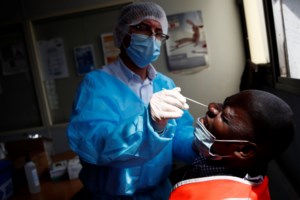 ΕΕ: Η καραντίνα έκανε πιο μελαγχολικούς και μοναχικούς τους νέους κάτω των 35 ετών