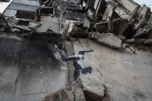 Banksy: Γροθιά στο στομάχι το νέο του σκίτσο για την ενδοοικογενειακή βία και την ημέρα του Αγίου Βαλεντίνου [Εικόνες] - εικόνα 2