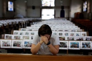 Υποψήφιοι για Νόμπελ Ειρήνης οι Ιταλοί νοσηλευτές, ένα χρόνο μετά το κομβόι με τα φέρετρα στο Μπέργκαμο