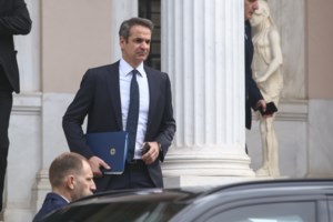 Το πρώτο "κανόνι" μετά τις κυρώσεις: Υπό πτώχευση η ευρωπαϊκή θυγατρική της ρωσικής τράπεζας Sberbank