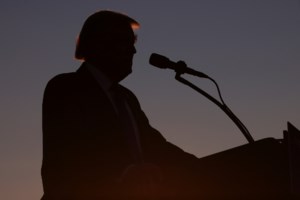 Εκλογές ΗΠΑ 2024: Η Ελευθερία ακροβατεί σε τεντωμένο σχοινί- Το καυστικό εξώφυλλο του New Yorker