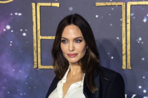 Αντζελίνα Τζολί: Δείπνο με τα παιδιά της στη Νέα Υόρκη - Το αριστοκρατικό look και η κρυμμένη αλλά πανέμορφη κόρη της Σάιλο - εικόνα 14