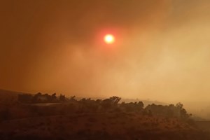 Βίντεο με πύρινο ανεμοστρόβιλο στο γήπεδο του Διονύσου