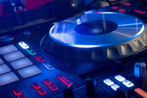 Μετάλλαξη Όμικρον: Πληροφορίες για υποχρεωτικό εμβολιασμό στους άνω των 50 - Όλα τα μέτρα που ισχύουν από αύριο - εικόνα 2