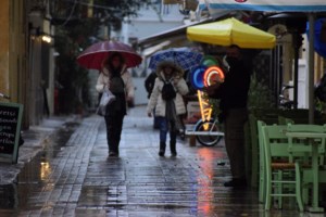 Εφτασε η ''Μπιάνκα'': Βροχές, καταιγίδες και έντονη χιονόπτωση - Πού σημειώνονται προβλήματα, πού χρειάζονται αλυσίδες [Εικόνες, Βίντεο]