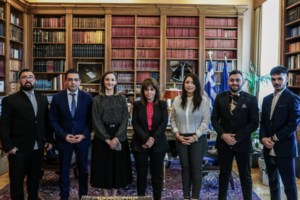 Κατερίνα Σακελλαροπούλου: Eπισκέφθηκε τα ελληνόφωνα χωριά της Ιταλίας - "Είναι μια συγκινητική στιγμή" [εικόνες]