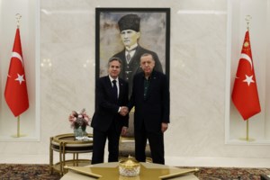 Ο Ερντογάν υπόσχεται να χτίσει 200.000 νέες πολυκατοικίες 3-4 ορόφων, μακριά από τα τεκτονικά ρήγματα