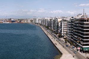 Θεσσαλονίκη: Συνωστισμός εκατοντάδων πιστών χωρίς μάσκες στη λιτανεία του Αγίου Δημητρίου- Επαναλαμβάνεται το 2020 [εικόνες-βίντεο] - εικόνα 5