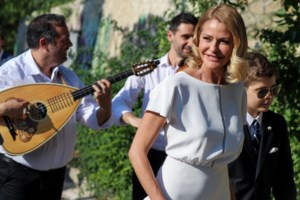 Λύγισε η Σάσα Σταμάτη: Έφυγε σκληρά ο μπαμπάς μου, δεν αξίζει σε κανέναν άνθρωπο να φύγει έτσι - εικόνα 2