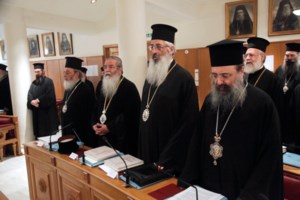 Επιμένει προκλητικά ο Αμβρόσιος: Ο αφορισμός έγινε -"Το σφάλλειν ανθρώπινον, το εμμένειν σατανικόν"