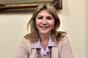 Κολωνός: Γνωστή χορεύτρια "ψάρευε" τη 12χρονη - Την ήθελε για ένα βράδυ - "δώρο" στον άντρα της