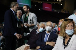 Επανέρχεται ο Απόστολος Κακλαμάνης για το "βυτιοφόρο" του ΣΥΡΙΖΑ: "Ο κόσμος το’χει τούμπανο και αυτοί κρυφό καμάρι"…